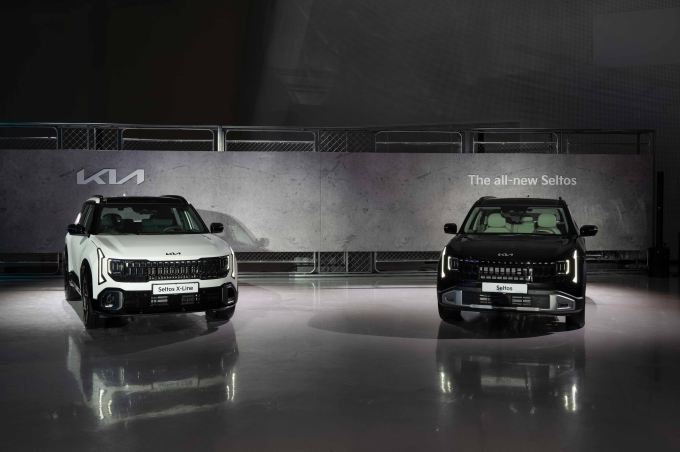 디 올 뉴 셀토스 신차발표회에 전시되어 있는 차량