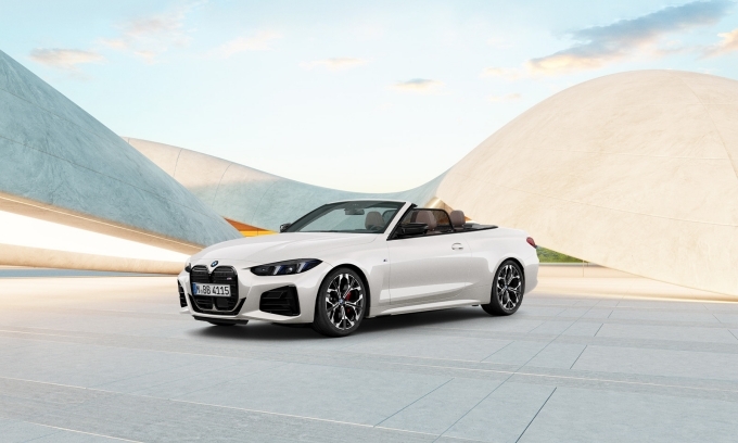 BMW M440i xDrive 컨버터블 프로 미네랄 화이트 에디션