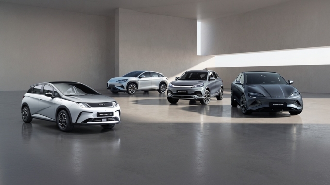 (왼쪽부터) 돌핀, 씨라이언7, 아토3, 씰